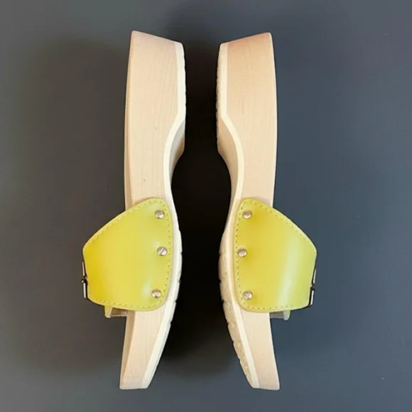 ​NWOT, VINTAGE DR. SCHOLL'S ORIGINAL LIME GREEN WOOD CLOGS. SIZE: 3 - KID/YOUTH. - Picture 2 of 4